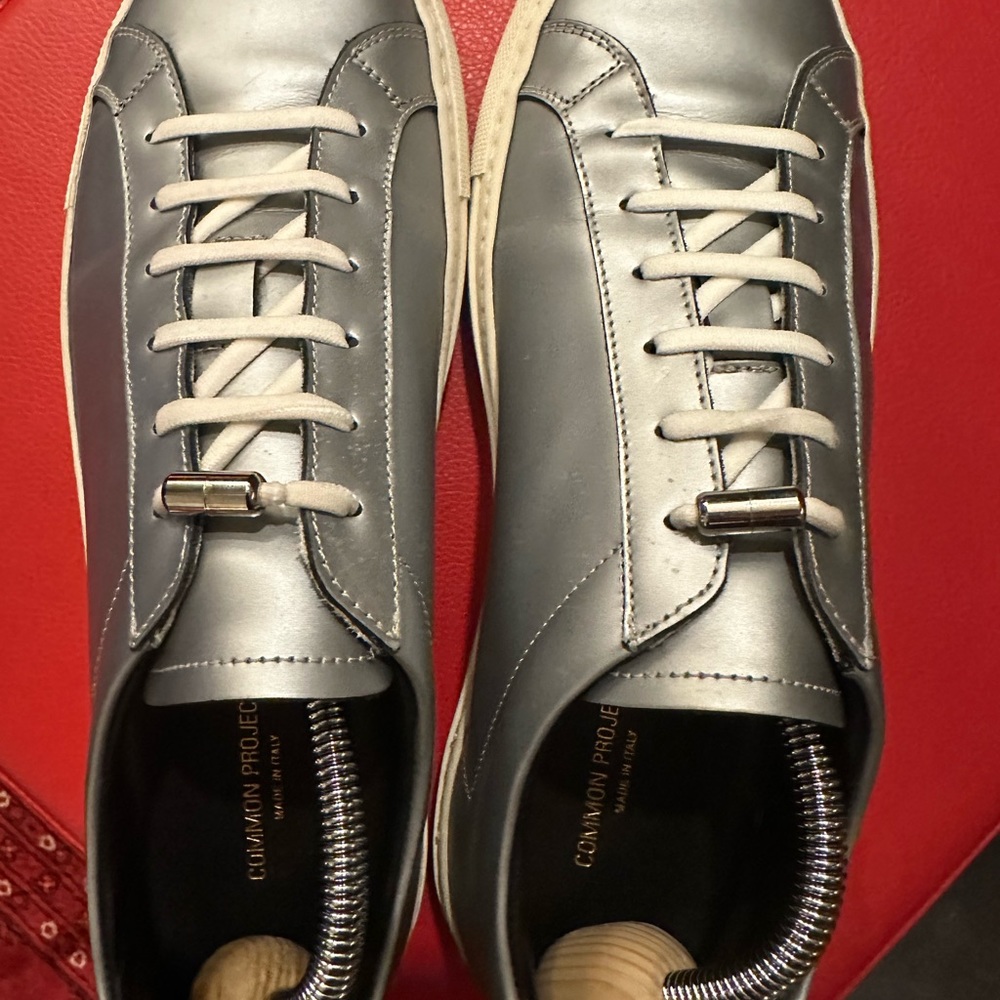 Common Projects Silver Leather Sneakers. Size 41. - Picture 4 of 8